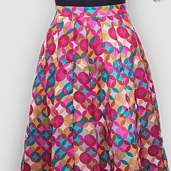 Multicolored skirt with Floral Pattern Top - Picture 3 of 6